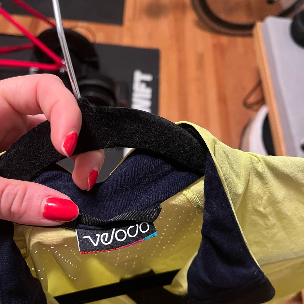 Velocio women’s ultralight jacket - citron size small - Picture 4 of 6